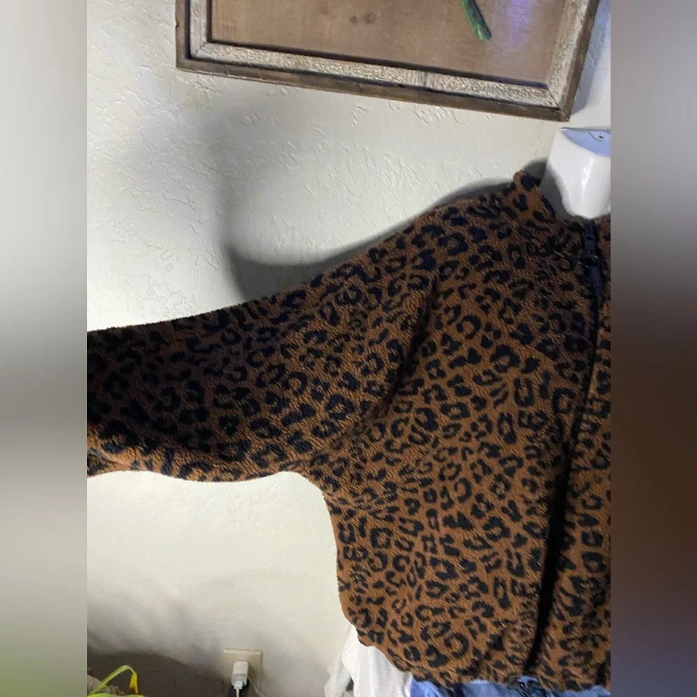 NWT KORAL MONTANA SHERPA FAUX FUR BOMBER JACKET CHEETAH BLACK AND BROWN - Picture 12 of 15